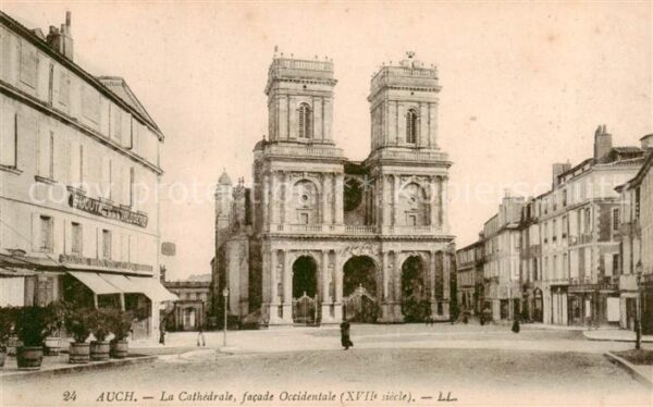 Auch 32 Gers La Cathedrale facade Occidentale