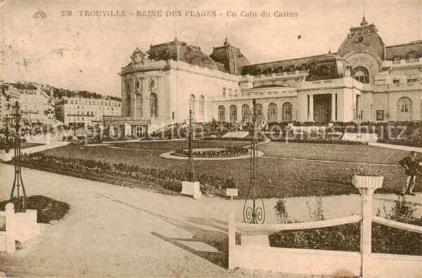 Trouville-sur-Mer Reine des Plages Un Coin du Casino
