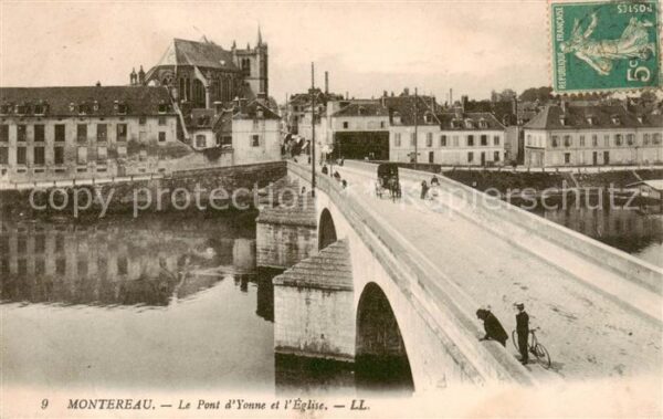 Montereau 77-Fault-Yonne Le Pont d’Yonne et l'Eglise