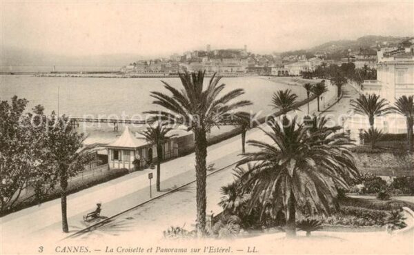 Cannes 06 La Croisette et Panorama sur l'Es