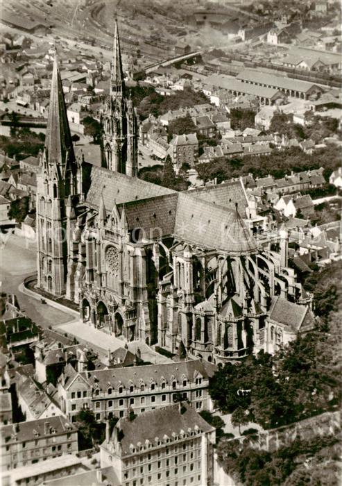 Chartres 28 La Cathedrale Vue aerienne