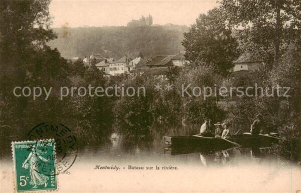 Montmedy 55 Meuse Bateau sur la riviere