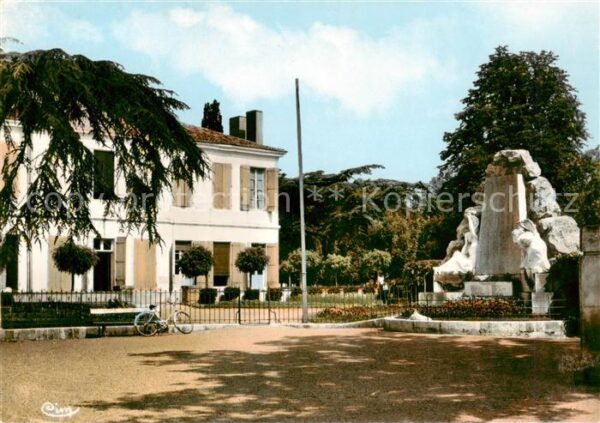 Tonneins 47 Lot-et-Garonne Hotel de Ville et Monument aux Morts