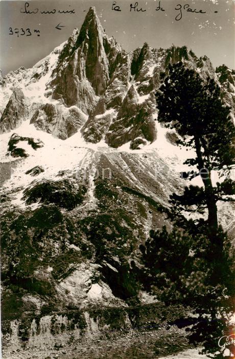 Chamonix 74 Haute-Savoie Mont Blanc La Mer de Glace et l’Aiguill