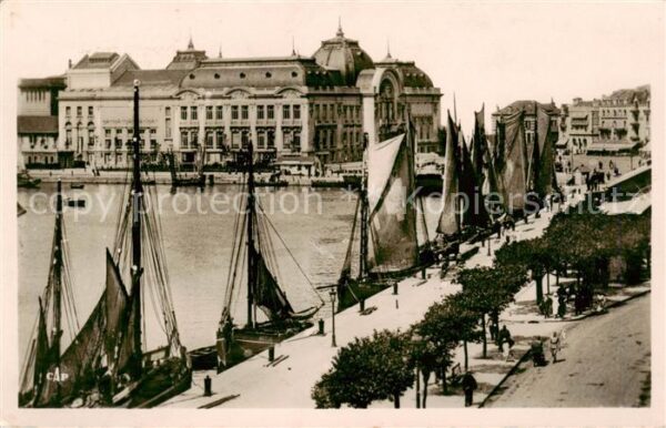 Trouville-Deauville Le Port et le Casino