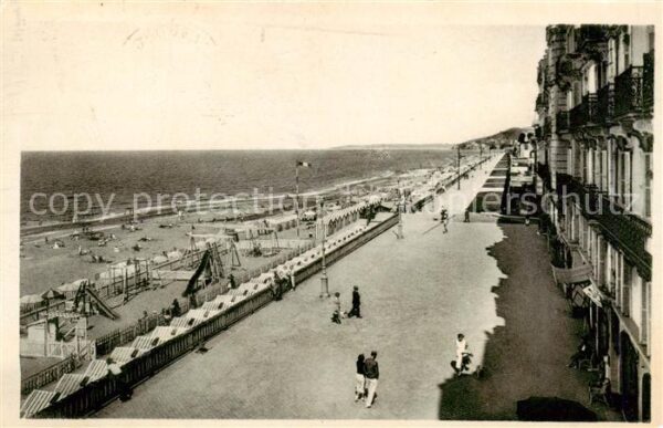 Cabourg 14 Calvados La Terrasse des Anglais vers l'est