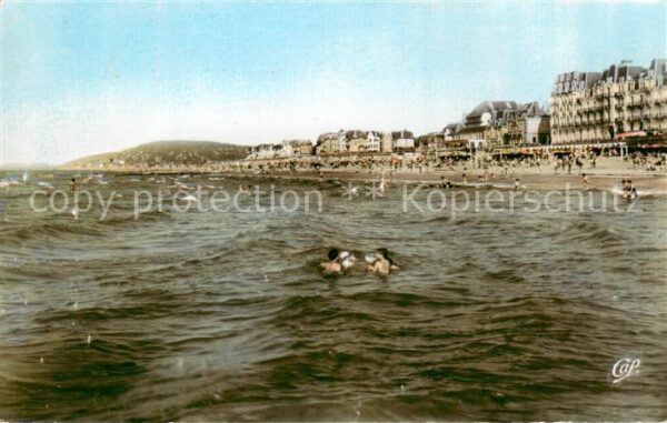 Cabourg 14 Calvados La Plage a l’heure du bain et les Villa