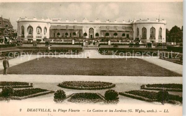 Deauville-sur-Mer Le Casino et les Jardins