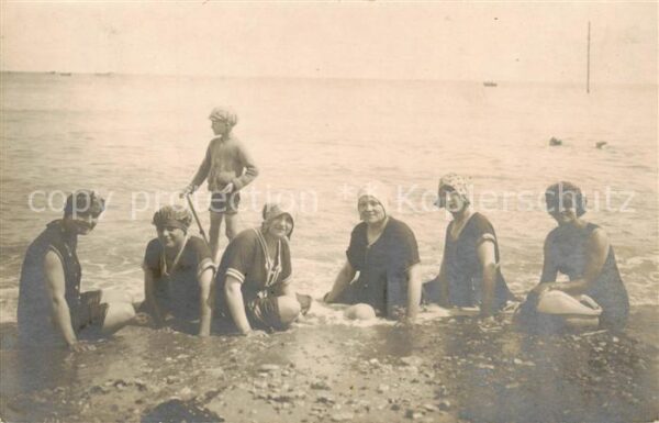 Luc-sur-Mer 14 Calvados A l heure du bain