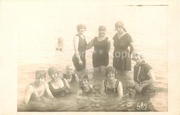 Luc-sur-Mer 14 Calvados A l heure du bain
