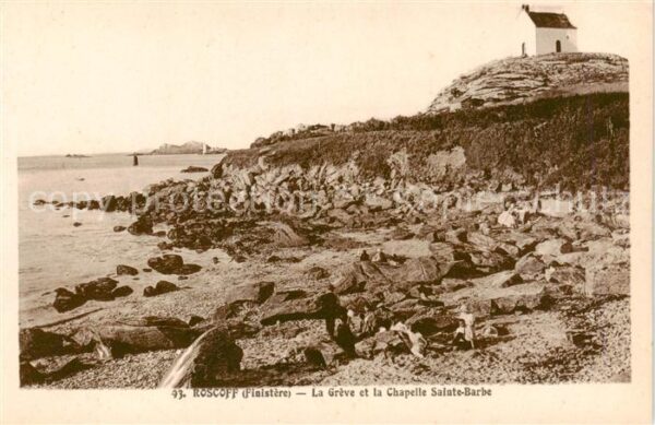 Roscoff 29 Finistere La grève et la Chapelle Salute Barbe