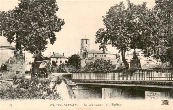 Neufchateau 88 Vosges Le Monument et l'Eglise