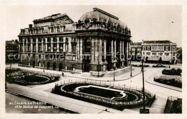 Calais 62 Le Theatre et la Statue de Jacquard