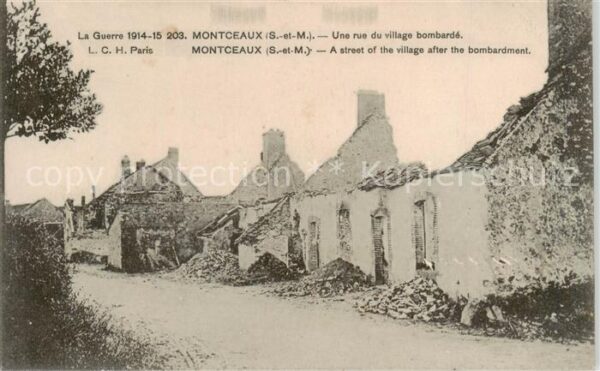 Montceaux-l Etoile La Guerre 1914_15 Une rue du village bo