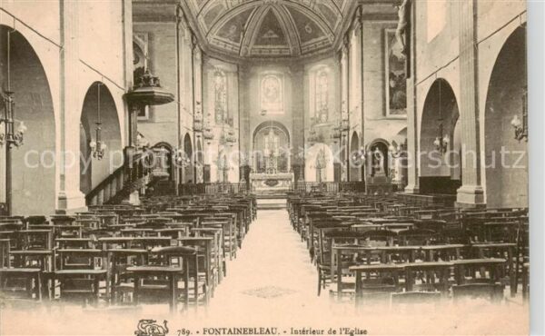 Fontainebleau 77 Seine et Marne Interieur de l'Eglise