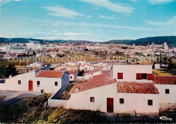 Lorgues 83 Var Vue generale Au 1er plan les hameaux de