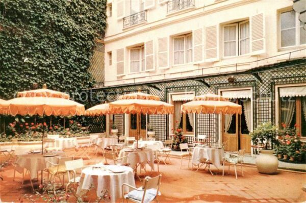Paris 75 Hotel de Castille Le jardin interieur
