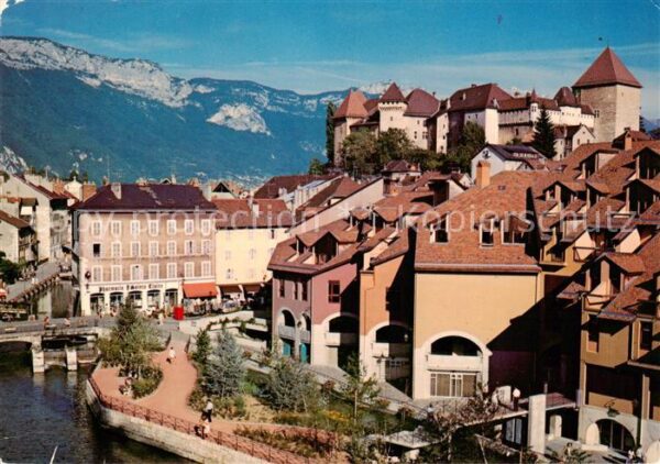 Annecy 74 Haute-Savoie Les vieux quartiers le Thiou et le Chat