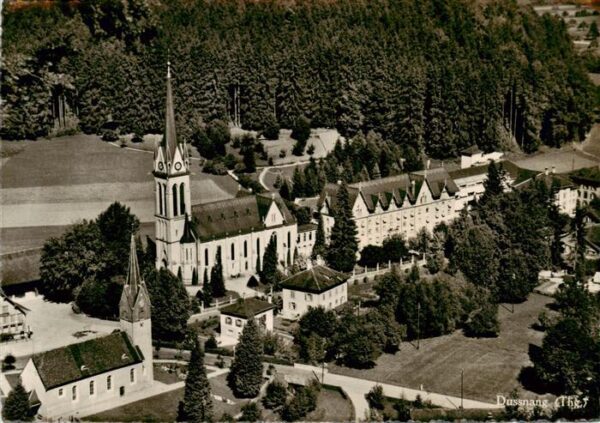 Dussnang TG Fliegeraufnahme mit Kirche
