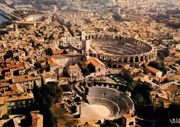 Arles 13 Le theatre Antique et les arenes Vue ae
