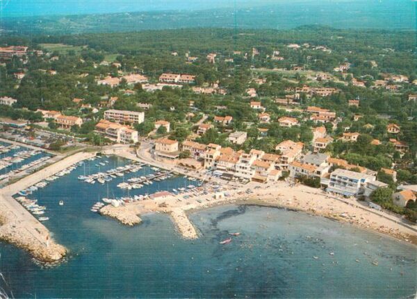 Saint-Cyr -sur-Mer 83 Var Vue aerienne du Port