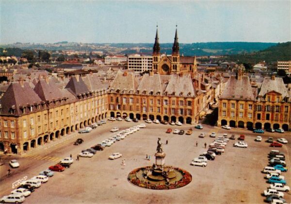 Charleville -Mezieres 08 La Place Ducale Centre Ville