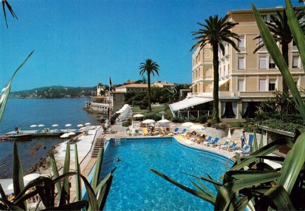 Beaulieu -sur-Mer 06 Alpes-Maritimes Le Metropole Hotel et restaurant au bor