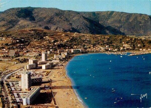 Le Lavandou Vue generale aerienne la Plage et le Po