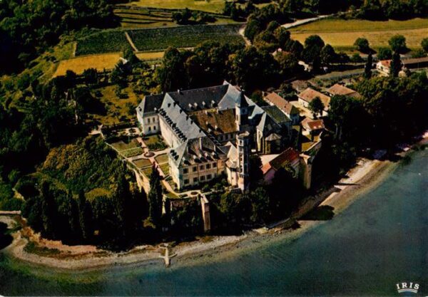 Aix-les-Bains 73 Savoie Abbaye d’Hautecombe Vue aerienne Fondee