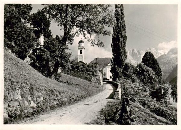 Soglio GR Dorfeingang Kirche