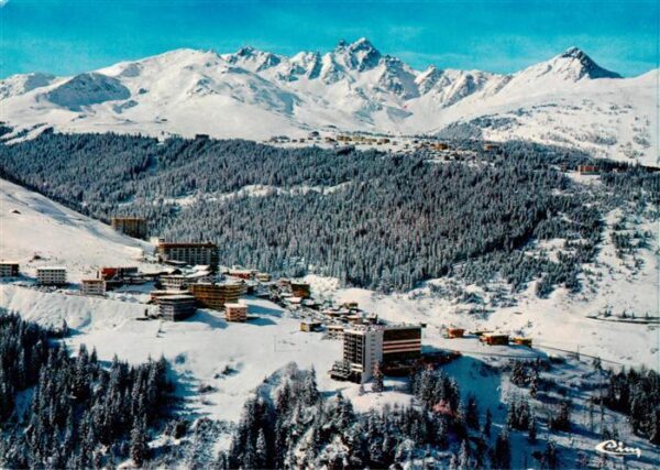 Courchevel Vue generale aerienne La Viselle et la