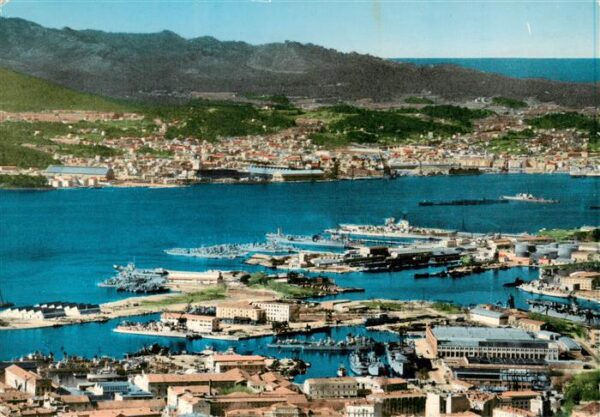 Toulon -sur-Mer 83 Var L’Arsenal Vue aerienne