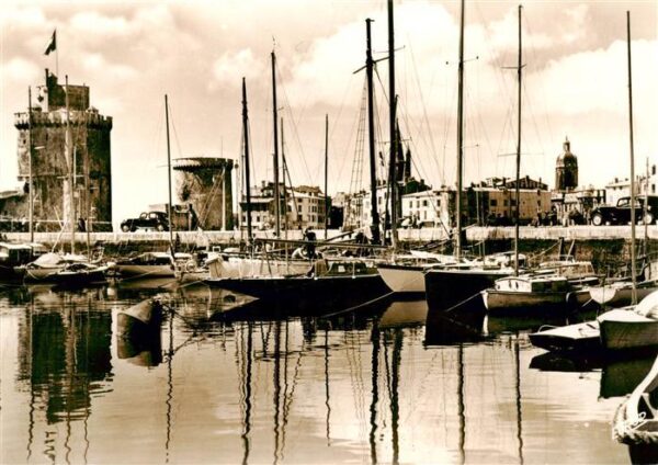 La Rochelle 17 Le port avec les tours St Nicolas de la