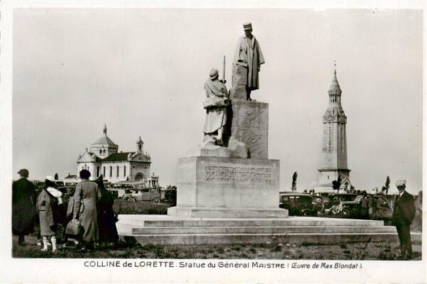 Colline de Lorette Bethune 62 Pas-de-Cal Statue du General Maistre