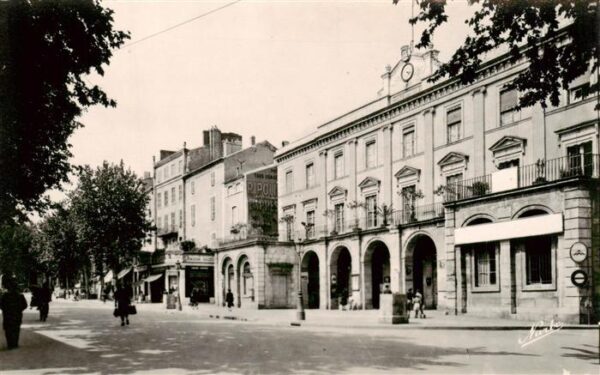 Cahors en Quercy 46 Lot Boulevard Gambetta Mairie