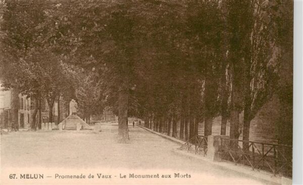 Melun 77 Seine-et-Marne Promenade de Vaux Le Monument aux Morts
