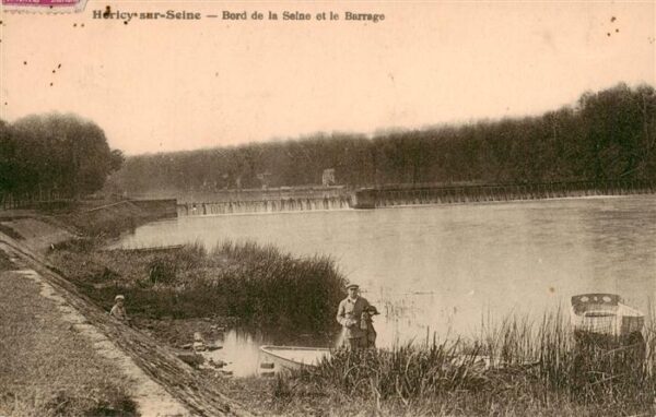 Hericy-sur-Seine 77 Bord de la Seine et le Barrage