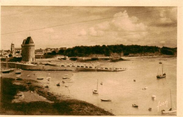 Saint-Servan-sur-Mer 35 La tour Solidor et le port