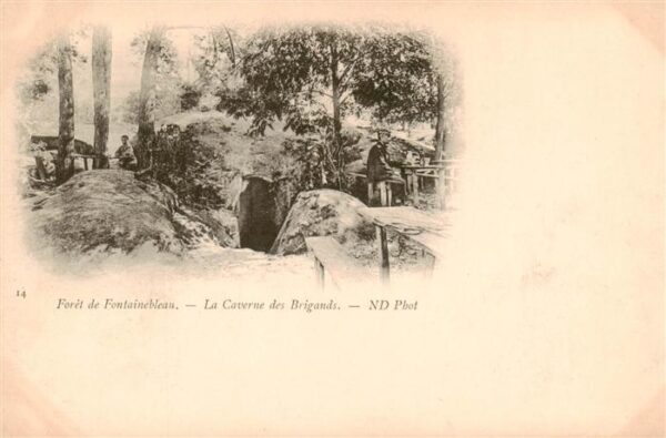 Fontainebleau 77 Seine et Marne Foret de Fontainebleau La Caverne des B