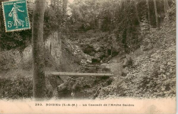 Noisiel 77 Seine-et-Marne La Cascade de l’Arche Gaidou