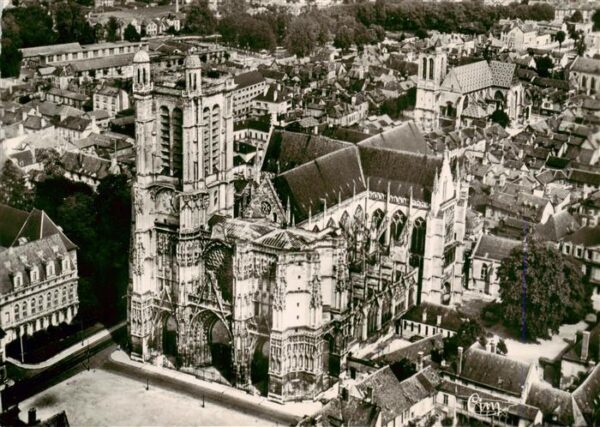 Troyes 10 Vue aerienne de la Cathedrale St Pierre