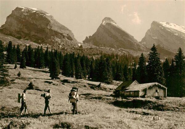 Alt St Johann Alp Sellamatt mit Churfirsten