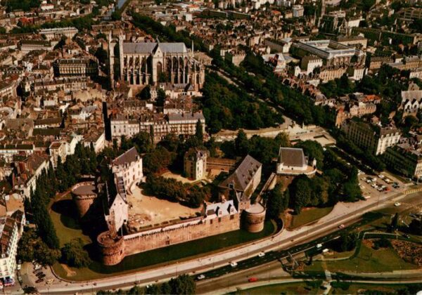 Nantes 44 Vue aerienne sur la ville avec le Chate