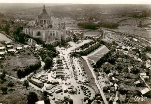 Lisieux 14 Calvados La Basilique et l’Esplanade Vue aerienn