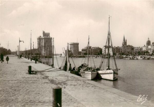 La Rochelle 17 Le Port Le Quai St Nicolas