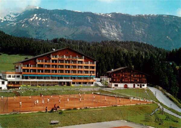 Laax GR Hotel Signina House Tennisplätze Flimse