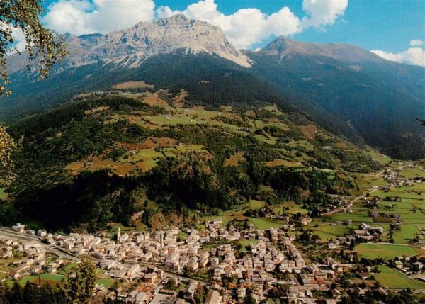 Poschiavo GR Fliegeraufnahme mit Sassalb