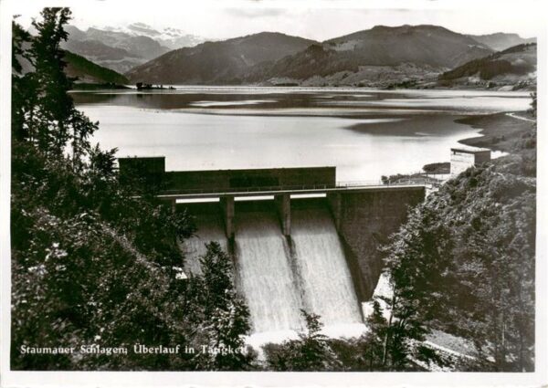 Schlagen Sihlsee Einsiedeln SZ Staumauer mit Überlauf