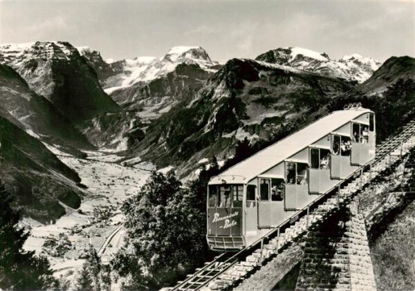Braunwald GL Hotel Alpina Braunwaldbahn mit Tödikett