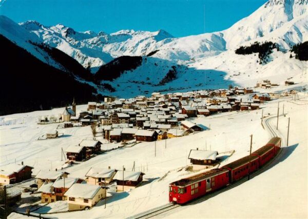 Sedrun mit Rueras und Skigebiet von Milez Piz